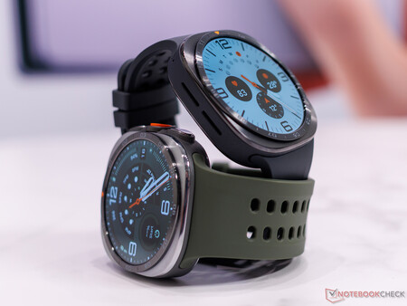 Samsung Galaxy Watch Ultra 2 két színben (a képen)