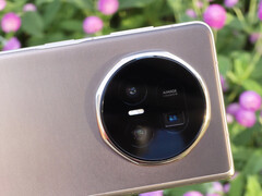 Honor a Magic V5 segítségével egy új 70 mm-es teleobjektív fényképezőgépet mutat be. (Kép forrása: fenibook)