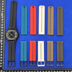 A Suunto Race 2 több első féltől származó karórapántokkal. (Kép forrása: Japán Rádióhatóság)