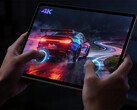 A 13 hüvelykes Legion Y900 játéktábla a Snapdragon 8 Elite Gen 5-tel lesz felszerelve. A képen: egy promóciós kép, amelyen a táblagépen egy versenyjáték fut.