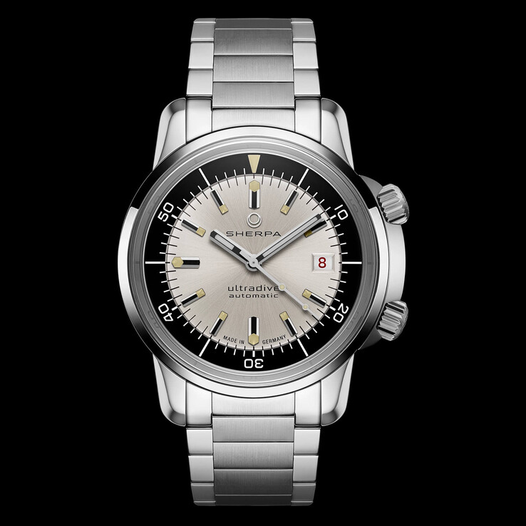 A Sherpa Ultradive Tuxedo óra galvanizált ezüst számlapja (Kép forrása: Sherpa)