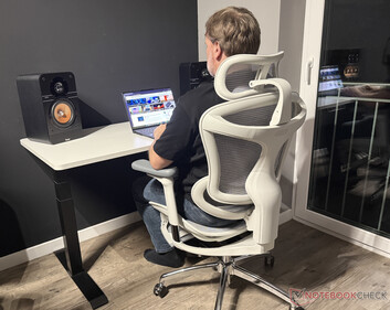 Összességében a Sihoo Doro C300 lehetővé teszi, hogy kényelmesen üljön a munka közben