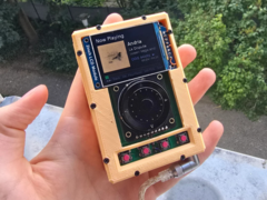 A Raspberry Pi Zero alapú DAP 4000mAh-s akkumulátorral (a képen) várhatóan 10-14 órán keresztül működik egyetlen feltöltéssel. (Kép forrása: u/Der6FingerJo via r/DigitalAudioPlayer)