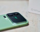A Xiaomi 17 Pro Max hátoldalán meglehetősen nagy kijelző található. Mit lehet vele csinálni? (Kép forrása: Notebookcheck)