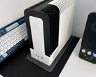 A Monochrome 2 egy ventilátor nélküli, AMD Ryzen AI Max+ 395-ös teljesítményű, AMD Ryzen AI Max+ SFF PC. (Kép forrása: TheJiral via smallformfactor.net)