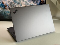 Lenovo ThinkPad T16 5. generáció AMD