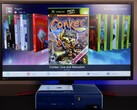  Egy moddolt kék Xbox 360, amelyen egy saját fejlesztésű műszerfal fut egy monitoron, és a "Conker: Live and Reloaded" című játékot más Xbox- és emulátorjátékok mellett. (Kép forrása: Modern Vintage Gamer a YouTube-on)