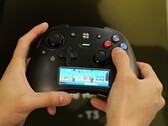 Kipróbáltuk a Gamescomon: Ez a vezérlő kijelzővel, operációs rendszerrel és Raspberry Pi chip-pel rendelkezik