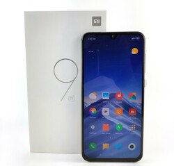 Xiaomi Mi 9 SE Smartphone rövid értékelés. Test device courtesy of TradingShenzhen.