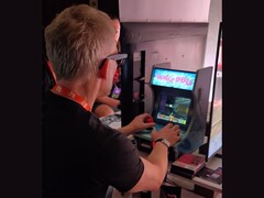 John Carmack a Doom Evercade-portját játssza
