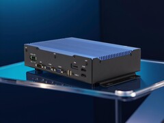 Az Aaeon új, masszív, ventilátor nélküli mini PC-je lenyűgöző öt RJ45 hálózati porttal rendelkezik. (Kép forrása: Aaeon, szerkesztve)