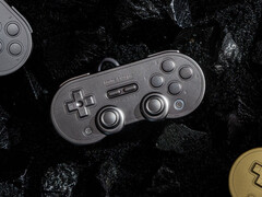A Space Gray SN30 Pro Limited Edition vezérlő cinkötvözetből készült. (Kép forrása: 8BitDo)