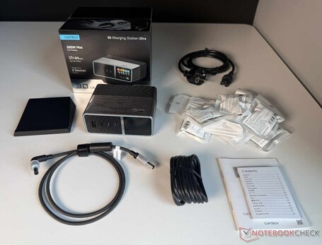 A Cuktech 30 Ultra csomag tartalma