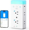 A Goveelife Smart Plug Outlet Extender éjszakai fénnyel. (Kép forrása: Govee)
