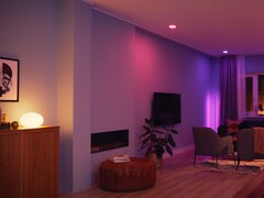 A Philips Hue lámpák (a képen) az 1.122.8/20250213 szoftververziót kapják. (Kép forrása: Philips Hue)
