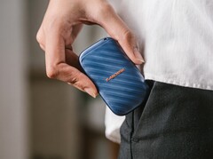 A meghajtó akár 600MB/s olvasási sebességet kínál USB 3.2 Gen 2 Type-C csatlakozáson keresztül.