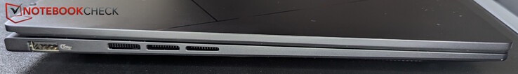 Balra: USB-A (5 Gb/s)