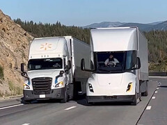 Tesla Semi vs. dízel teherautó tesztelése a Donner Passnál (Kép forrása: Zanegler/X)