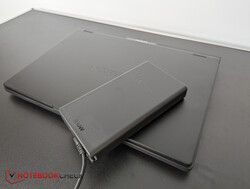 A Lenovo 300 wattos tápegysége