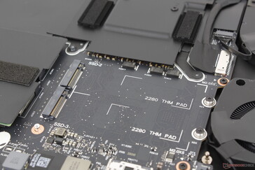 Két M.2 PCIe4 x4 2280 bővítőhely a bővítéshez