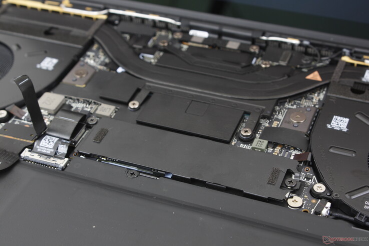 Nincs másodlagos M.2 SSD opció