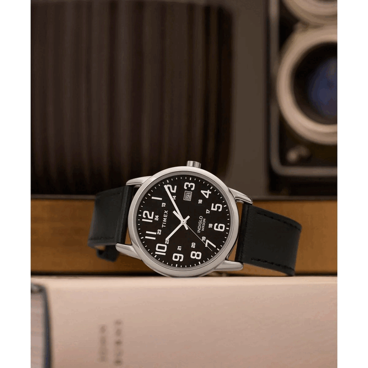 A Timex TW2Y12800JQ 30 m-es (3 baros) vízállósággal rendelkezik