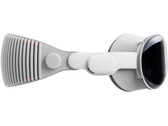 A Apple's Vision Pro vegyes valóság headset promóciós képe, amelyen az eszköz fehér háttér előtt látható. (Kép forrása: Apple)