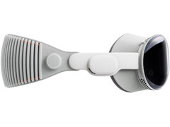 A Apple&#039;s Vision Pro vegyes valóság headset promóciós képe, amelyen az eszköz fehér háttér előtt látható. (Kép forrása: Apple)