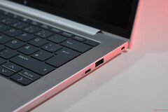 A HP EliteBook 8 G1a 14 jobb oldala (kép forrása: Benjamin Herzig)