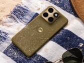 A Motorola Edge 2026 szemet gyönyörködtető hátlapja szövetfelülettel rendelkezik.