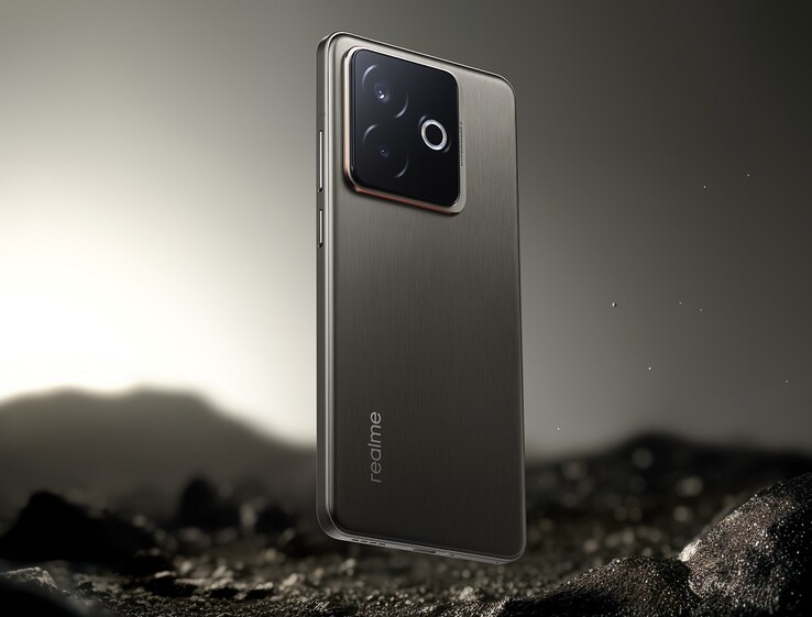 A Realme GT7 Pro Racing Edition, Star Trail Titanium színben (Kép forrása: Realme fiók, Weibo)