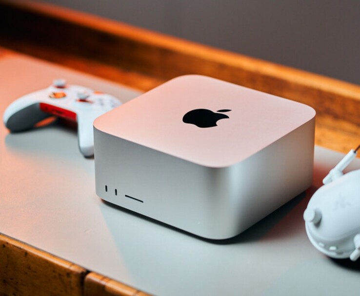 Apple Mac Studio asztali számítógép egy íróasztalon (Kép forrása: Notebookcheck)