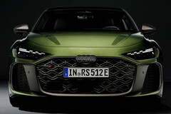 Elektromos erőmű: Az új Audi RS 5 PHEV egy V6-os biturbó motort kombinál elektromos energiával, így a rendszer összteljesítménye 639 lóerő, az árak nagyjából 115 000 dollárnál kezdődnek