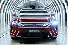 A BYD Da Han legördült a gyártósorról Kínában, ezzel a Dynasty sorozatban gyártott 10 milliomodik jármű lett.