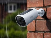 Az Anker eufyCam E40 (a képen) napelemmel felszerelt kamerája megjelent Európában. (Kép forrása: eufy)