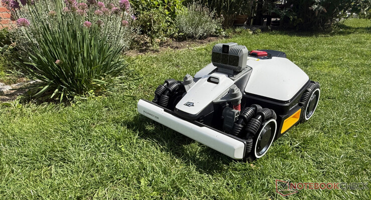 Luba Mini LiDAR navigációval kaszálás közben