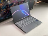 Asus Googlebook 14 laptopteszt - Egy ExpertBook Ultra Glowbarral