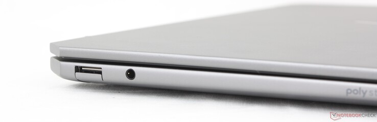 Balra: USB-A (10 Gbps), 3,5 mm-es fejhallgató