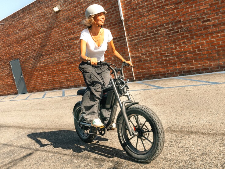 A Segway Xyber Air e-bike emelkedőn való elindulást segítő rendszerrel és lejtmenetvezérléssel támogatja a kerékpárosokat.