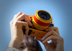 A TTArtisan 35 mm f/1,8 II mostantól narancssárga színben is kapható.