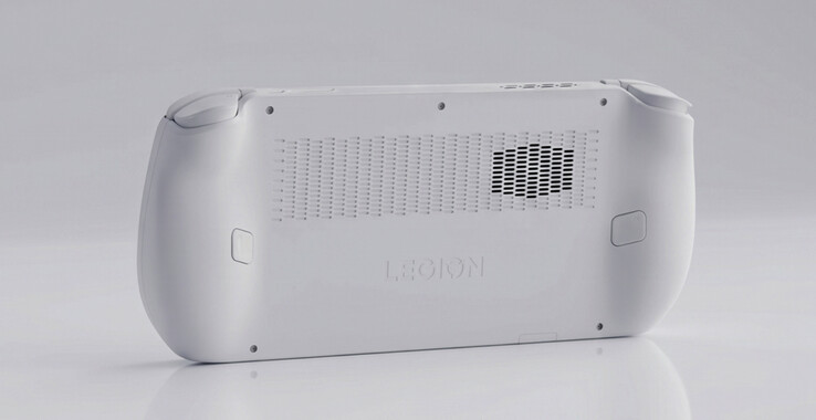 A Legion C700 méretei: 293 x 117 x 15 mm.