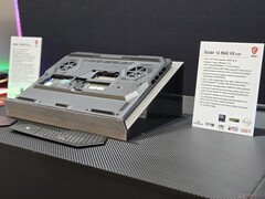 Az MSI Raider 16 HX Max a CES 2026 kiállításon mutatja be az új alsó panel kialakítását (Kép forrása: Notebookcheck)
