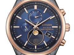 Közelkép a Citizen BY1036-53L Eco-Drive holdfázis-óráról, kék számlappal, rózsaszín arany színű kerettel, fekete rozsdamentes acél tokban, analóg holdfázis-kijelzővel a 6 órás pozícióban