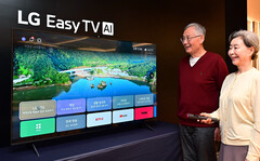 Az LG Easy TV távirányítóval és segédgombbal rendelkezik. (Kép forrása: LG Electronics)