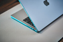 Apple MacBook Pro 14 2023. Test device provided by: