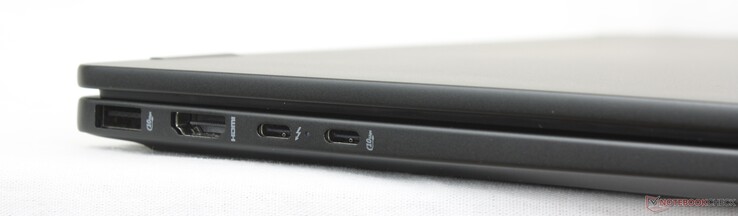 Balra: USB-A (10 Gbps), HDMI 2.1, USB-C Thunderbolt 4 w/ DisplayPort + Power Delivery, USB-C (10 Gbps) w/ DisplayPort + Power Delivery