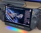 Az Asus ROG Ally X20 áttetsző burkolattal rendelkezik.