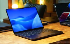 Apple A következő tizenkét hónapban két generációs MacBook Pro-t tervez piacra dobni.