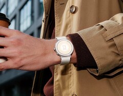 A Realme Watch S5 szemet gyönyörködtető dizájnnal rendelkezik.