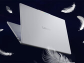 A Lenovo Googlebook 15 Cloud Grey színben, magnéziumötvözetből készült kivitelben kapható.